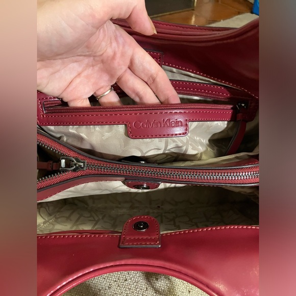 Calvin Klein pink/red leather purse - Picture 9 of 9